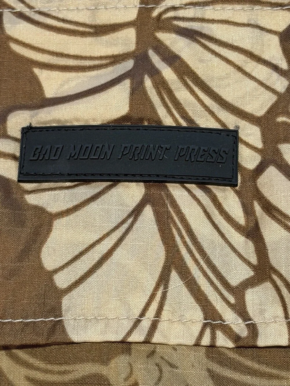 QILO x Bad Moon Gen 3.1 Poppies Windbreaker Bronze Khat Size Small NWT Rare